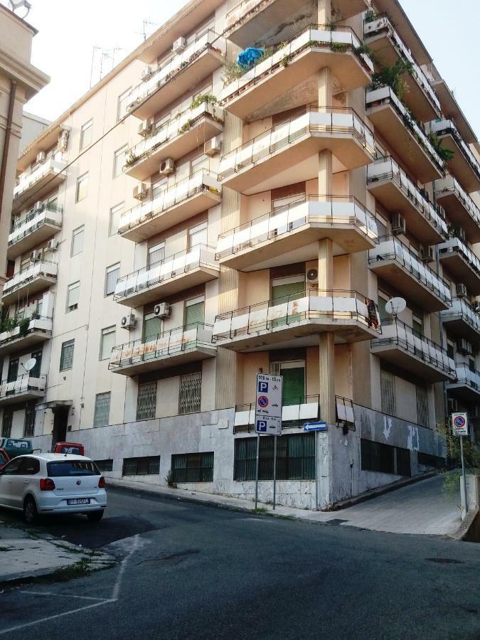 Appartamento Signorile AMBIENTI SANIFICATI con medical device class lla EN 13727 Mesina Exterior foto
